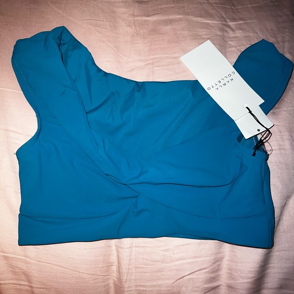 Basics Off -The-Shoulder Crop Top
KARLA COLLETTO - Picture 1 of 1